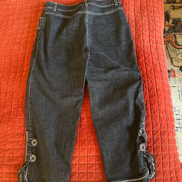 Vex- vintage jean capri… adorable stitching detail, ruffles , and buttons! - Picture 7 of 9